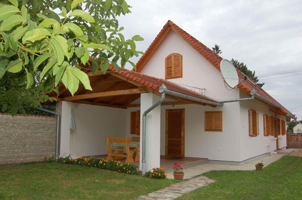 Apartment Balatonbereny 8 Exteriér fotografie